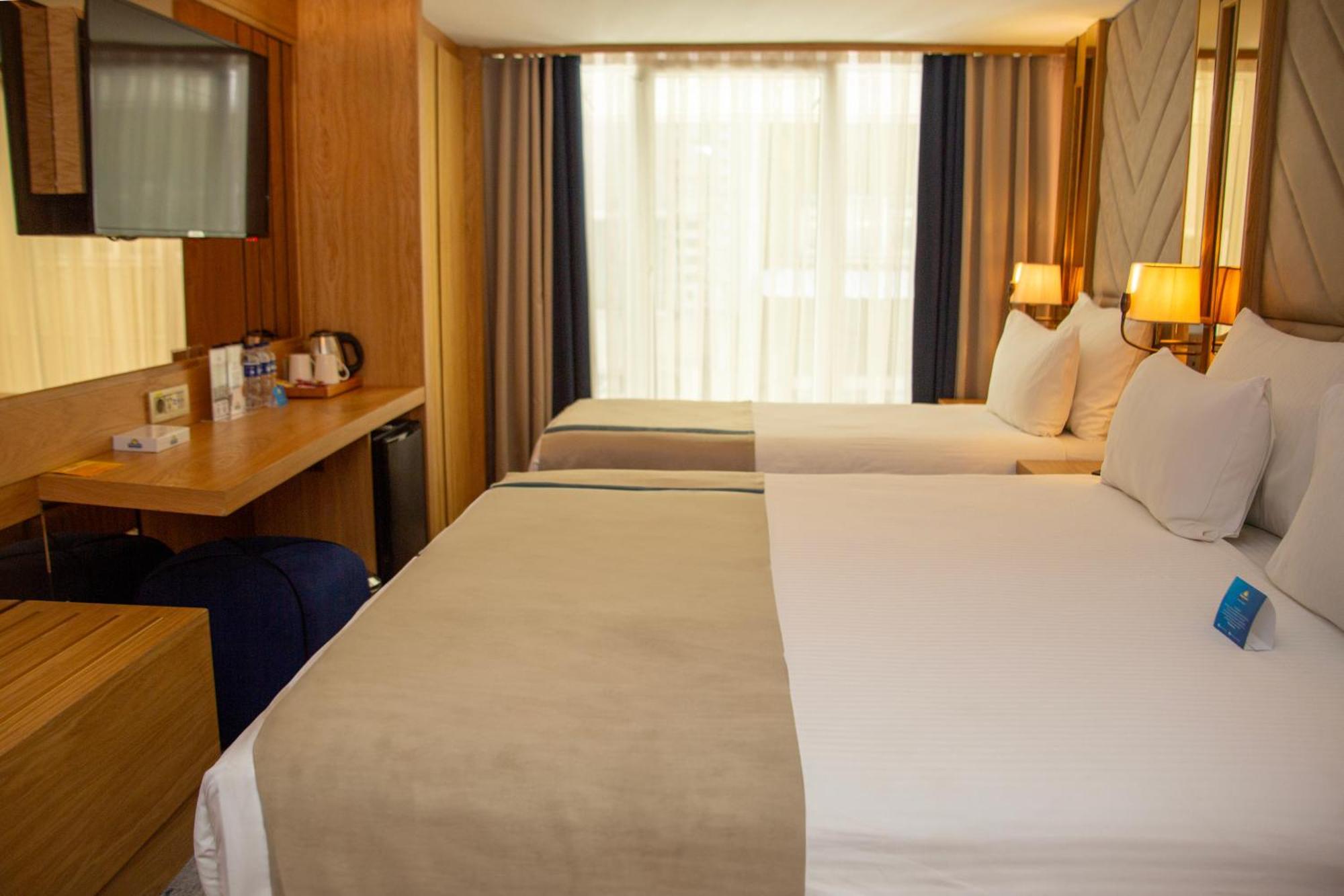 Days Inn By Wyndham Istanbul Bomonti Exterior foto