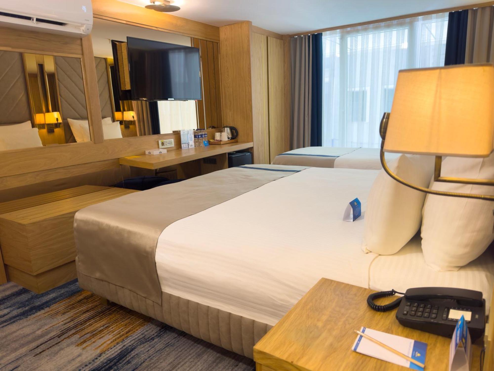 Days Inn By Wyndham Istanbul Bomonti Exterior foto